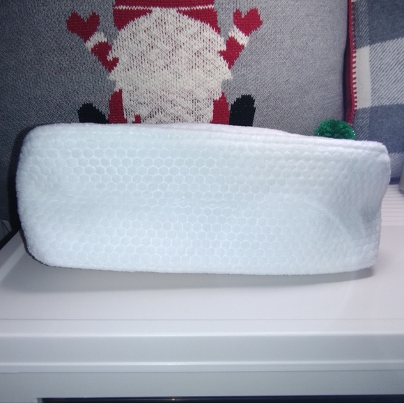 GUERLAIN White Fluffy Cosmetics Bag NEW Gold Hardware, 7"x8.5"X3", Bee Logo - Picture 4 of 12